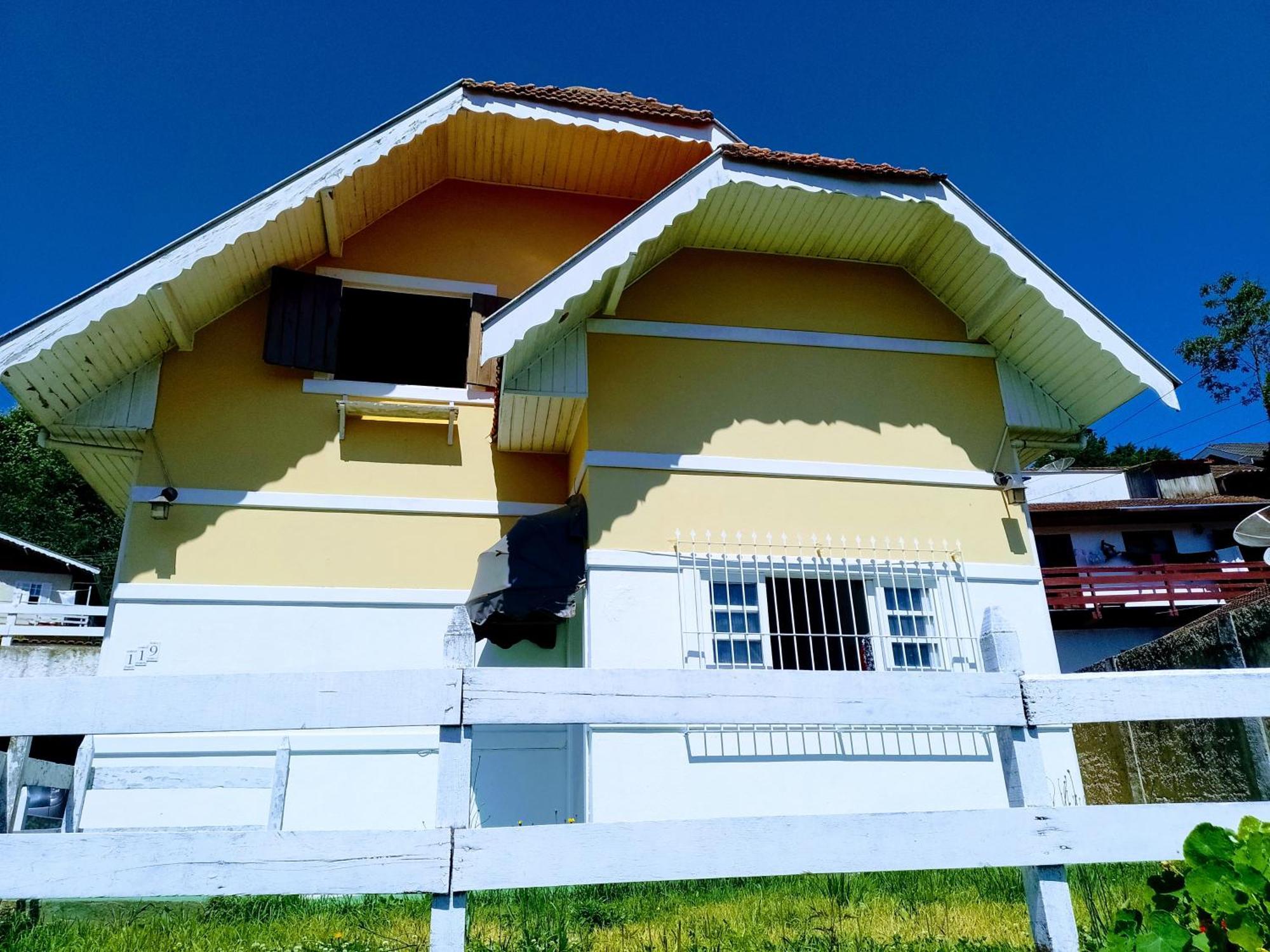 Quartos Para Hospedagem Da Casa Amarela Lejlighed Campos do Jordão Eksteriør billede